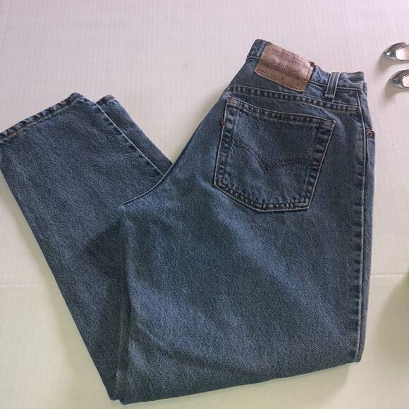 ✔️Vintage Levi High Rise Rib  Mom Jeans - Picture 1 of 7